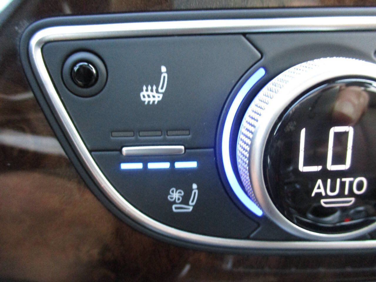 Used 2017 Audi Q7 3.0T Prestige w/ Prestige Package image 35