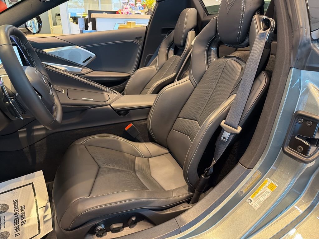 Used 2024 Chevrolet Corvette Stingray Preferred Conv w/ Z51 Performance Package image 9