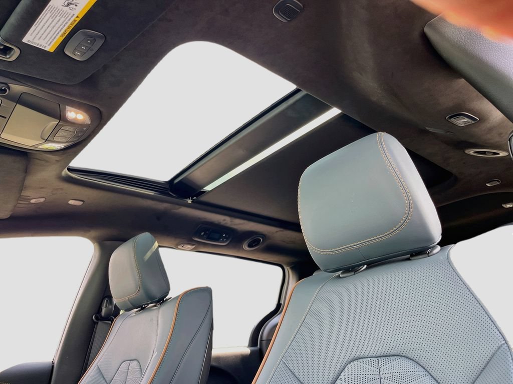New 2027 Chrysler Pacifica Pinnacle w/ Theater Group FWD image 20