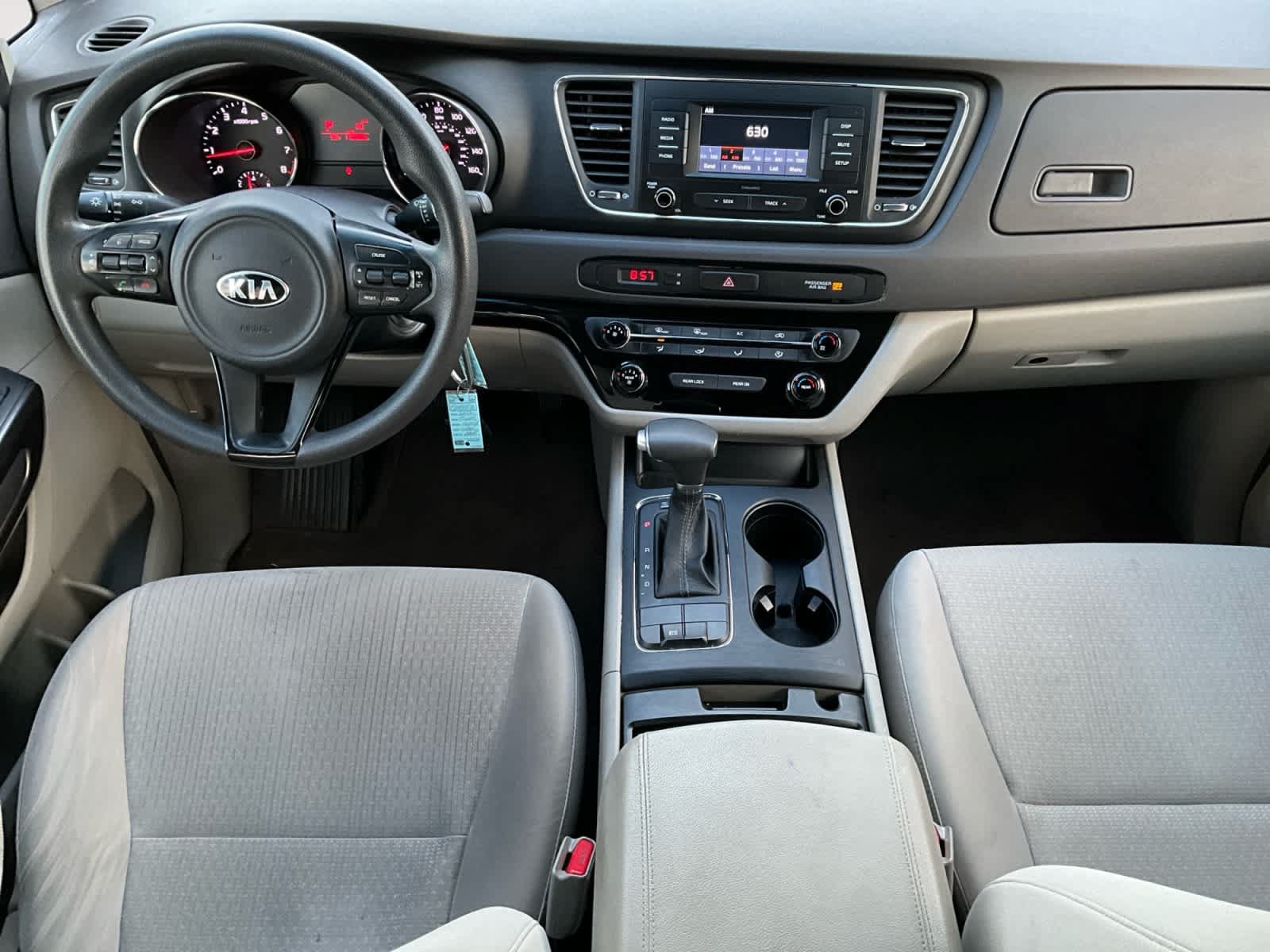 Used 2017 Kia Sedona L FWD image 10