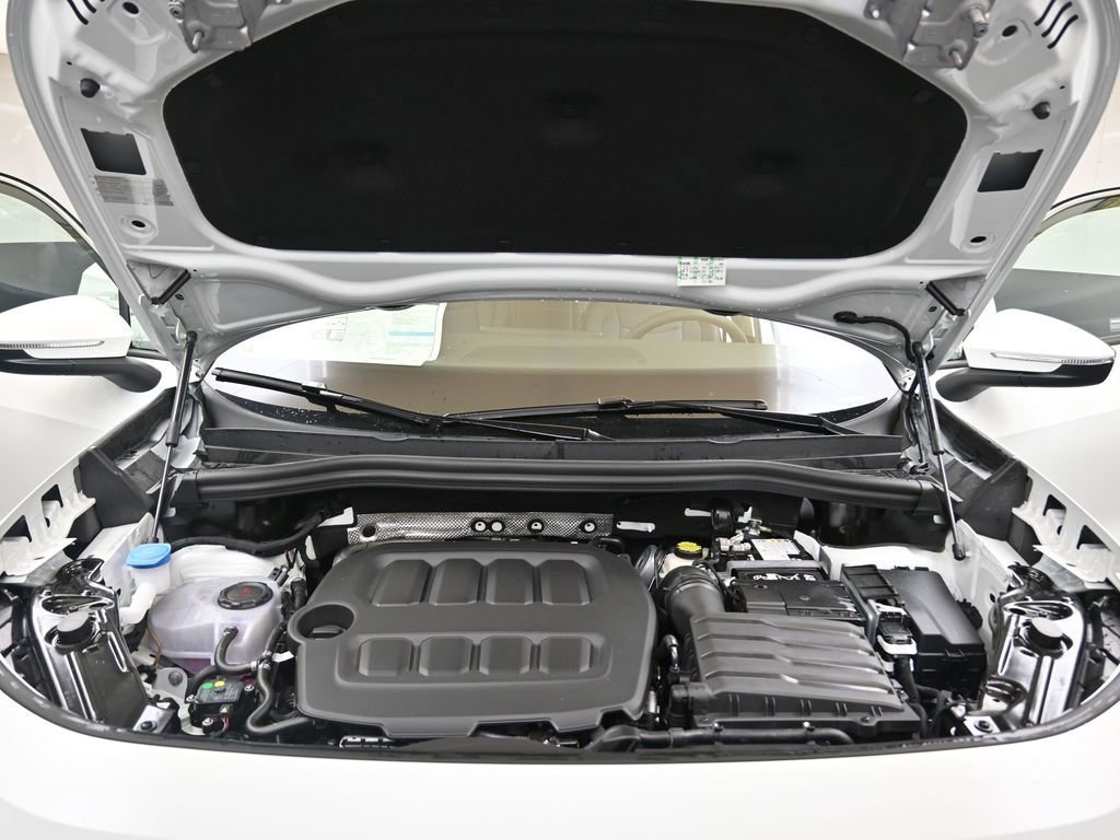 New 2026 Volkswagen Tiguan SE image 9