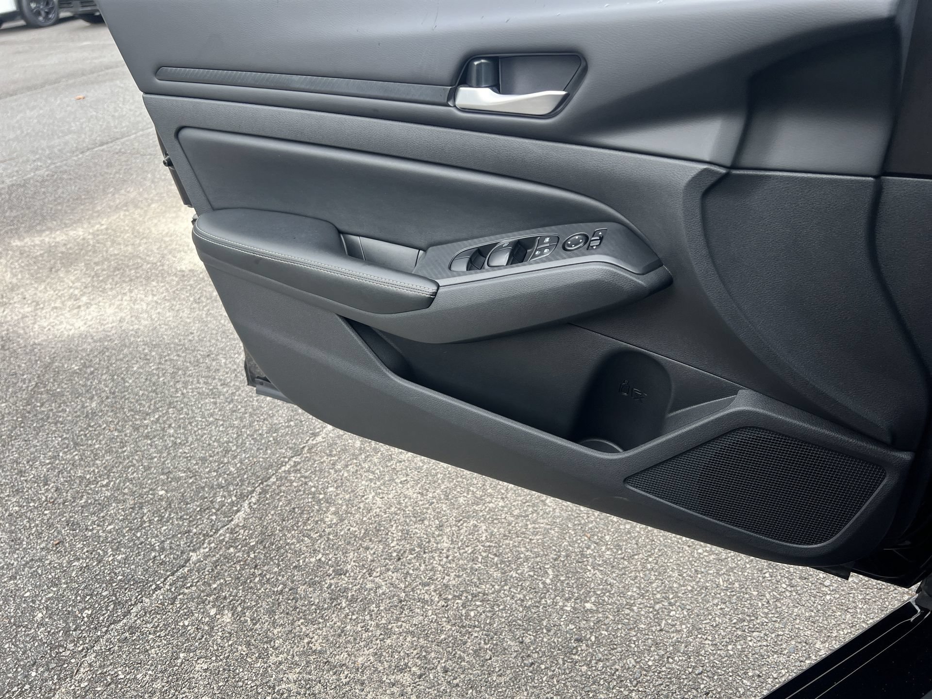 Certified 2024 Nissan Altima 2.5 SV w/ SV Premium Package FWD image 15