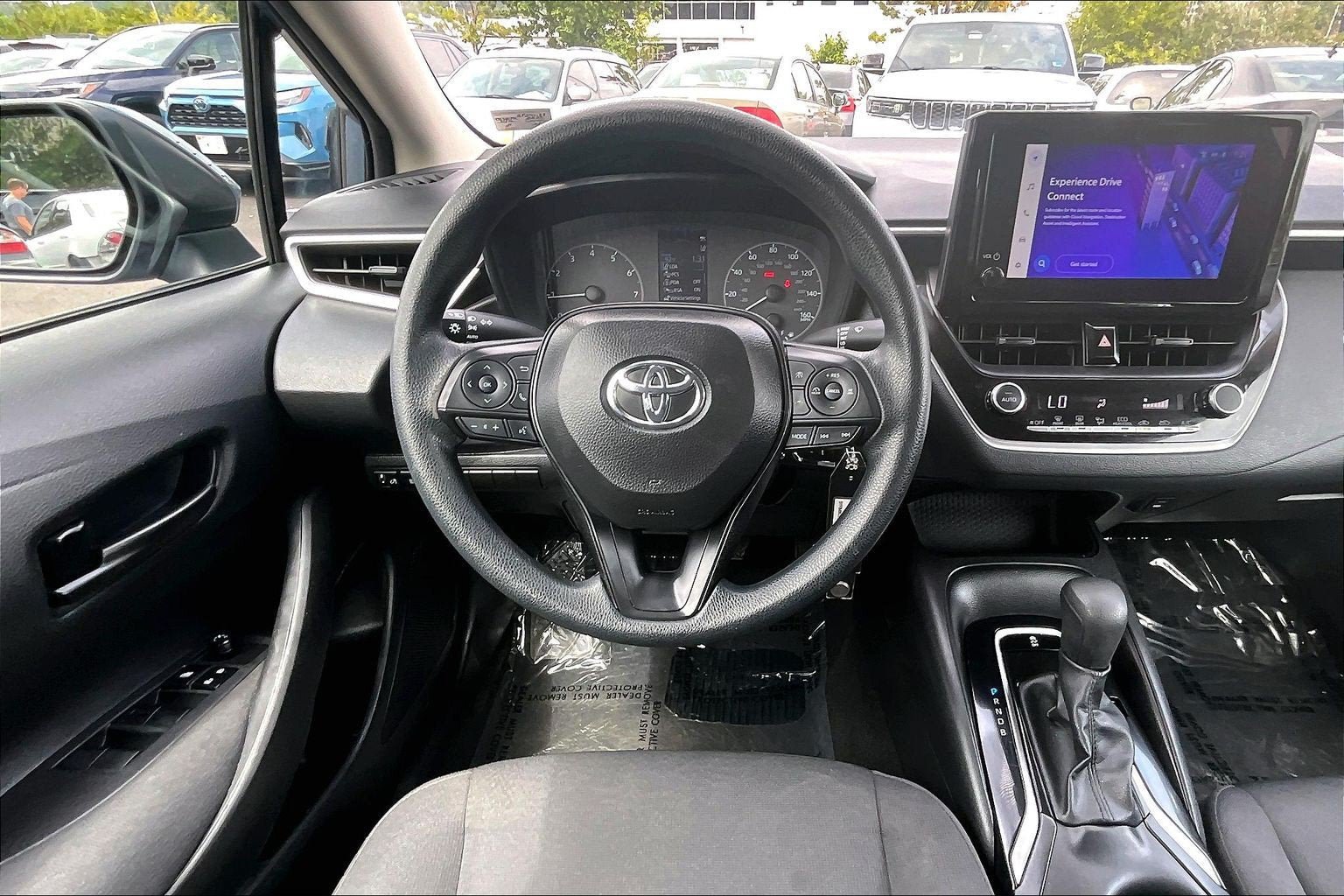 Used 2025 Toyota Corolla LE FWD image 5
