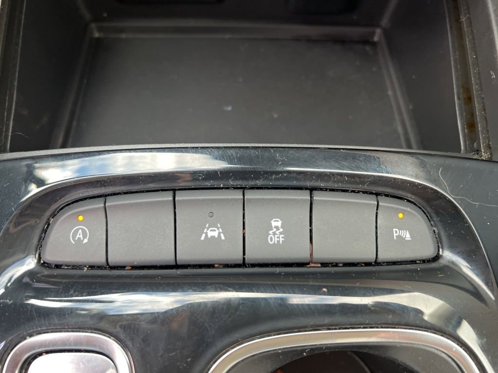 Used 2022 Buick Envision Essence w/ Safety Package image 24