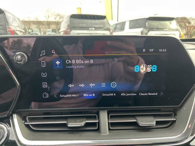 Certified 2025 Chevrolet Trax RS image 23