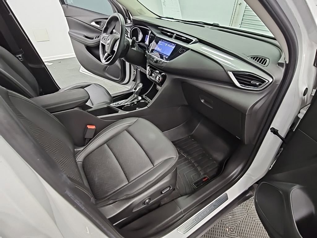 Used 2022 Buick Encore GX Essence w/ Experience Buick Package image 39