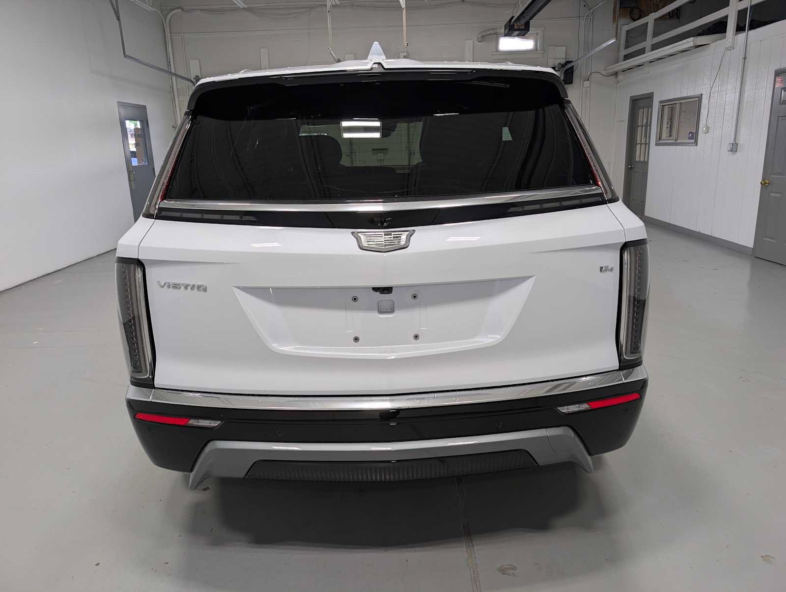 New 2027 Cadillac Vistiq Luxury w/ LPO, Floor Liner Package AWD/4WD image 8