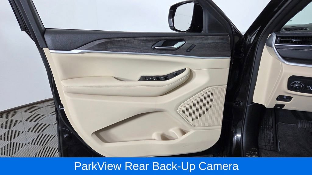 Used 2023 Jeep Grand Cherokee L Limited image 15