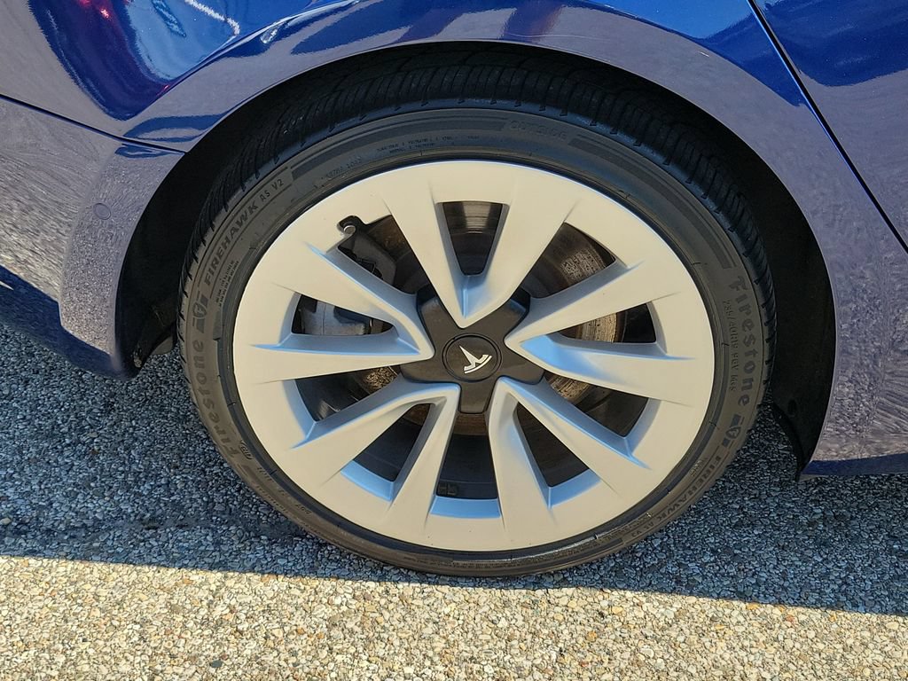 Used 2022 Tesla Model 3 Long Range AWD/4WD image 5