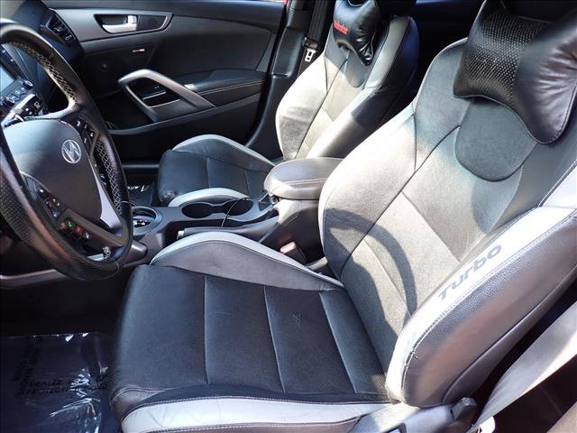 Used 2016 Hyundai Veloster Turbo FWD image 10