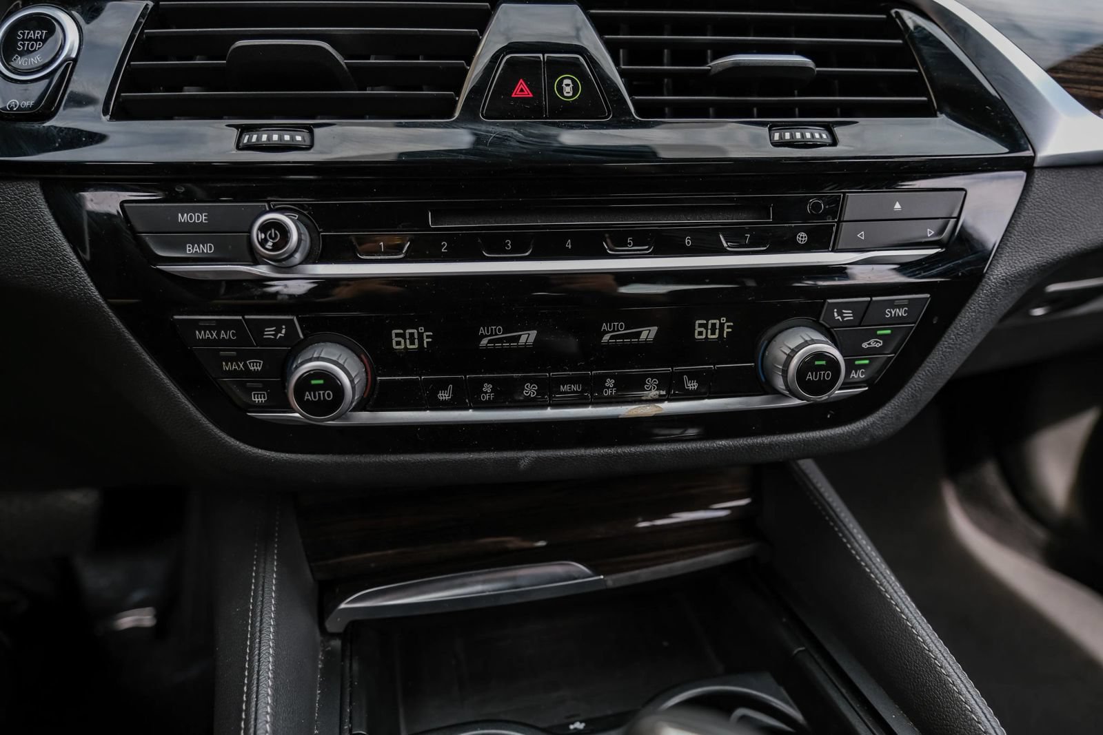 Used 2019 BMW 540i xDrive AWD/4WD image 25