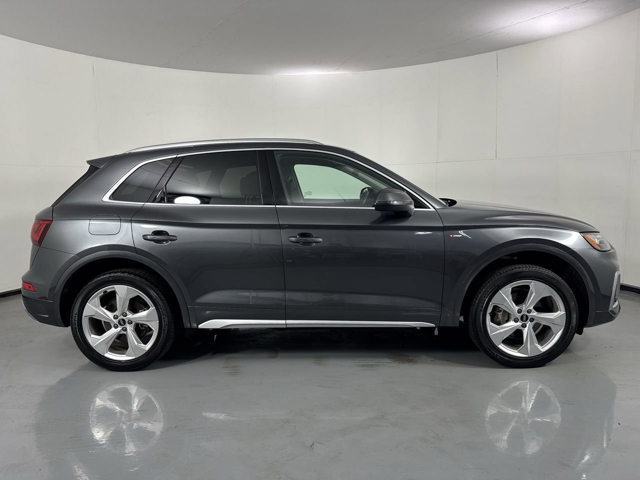 Used 2022 Audi Q5 2.0T Premium Plus w/ Premium Plus Package AWD/4WD image 38