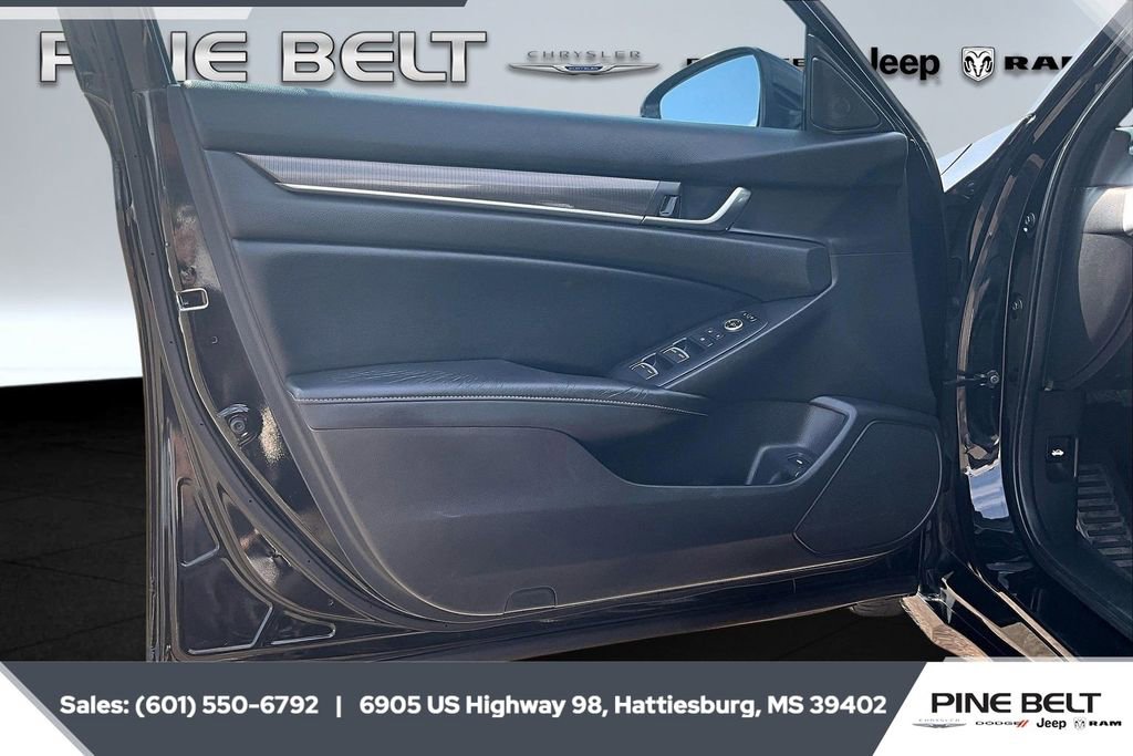 Used 2018 Honda Accord Sport image 17