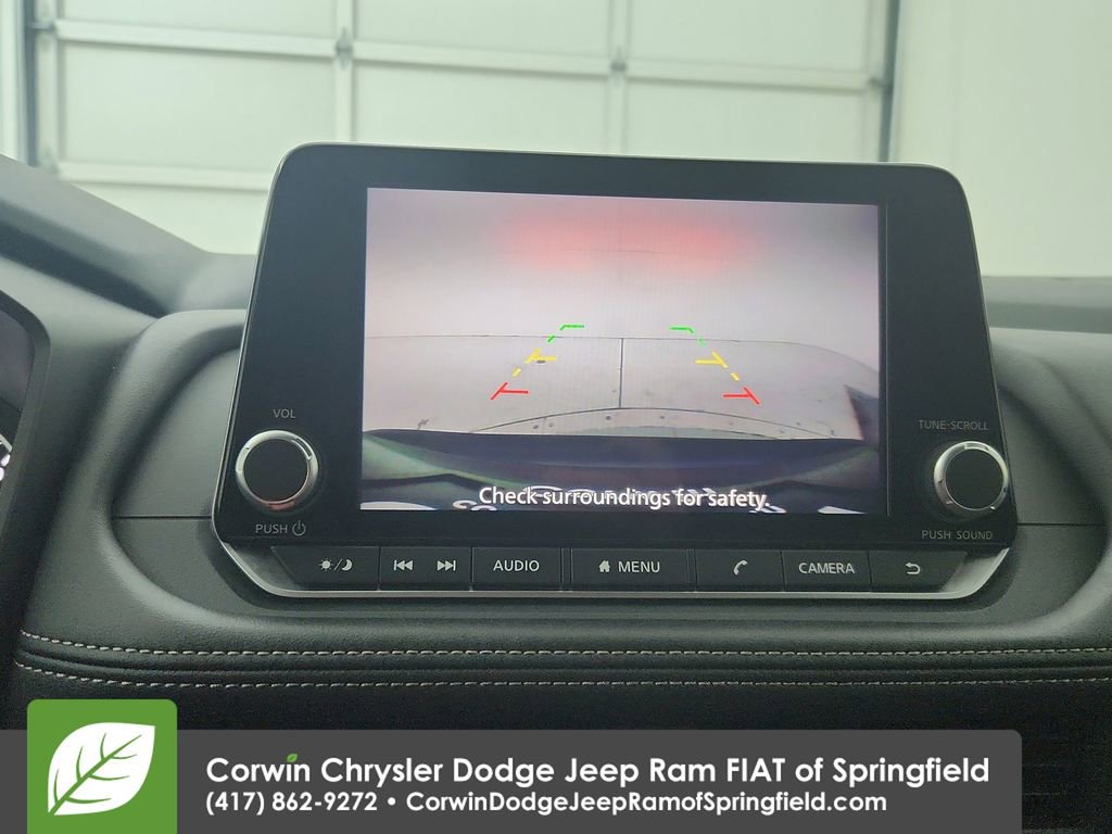 Used 2025 Nissan Rogue SV image 25