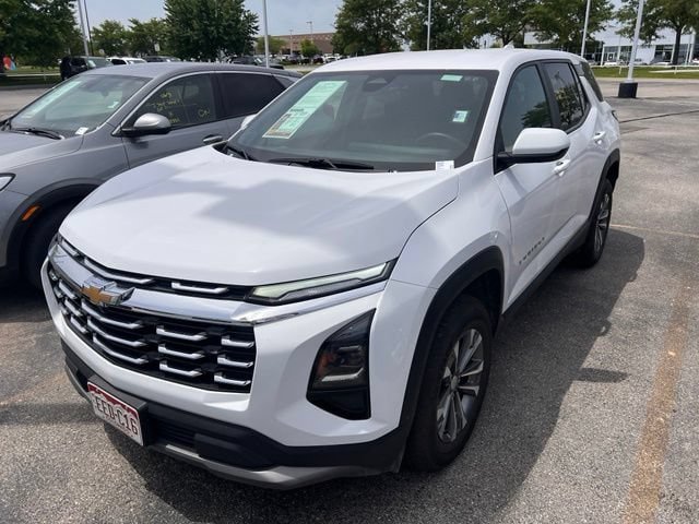 Used 2025 Chevrolet Equinox LT AWD/4WD image 3