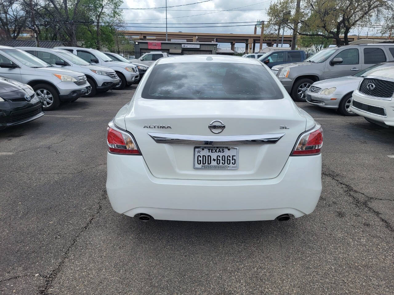Used 2015 Nissan Altima 2.5 SL w/ Technology Package FWD image 6