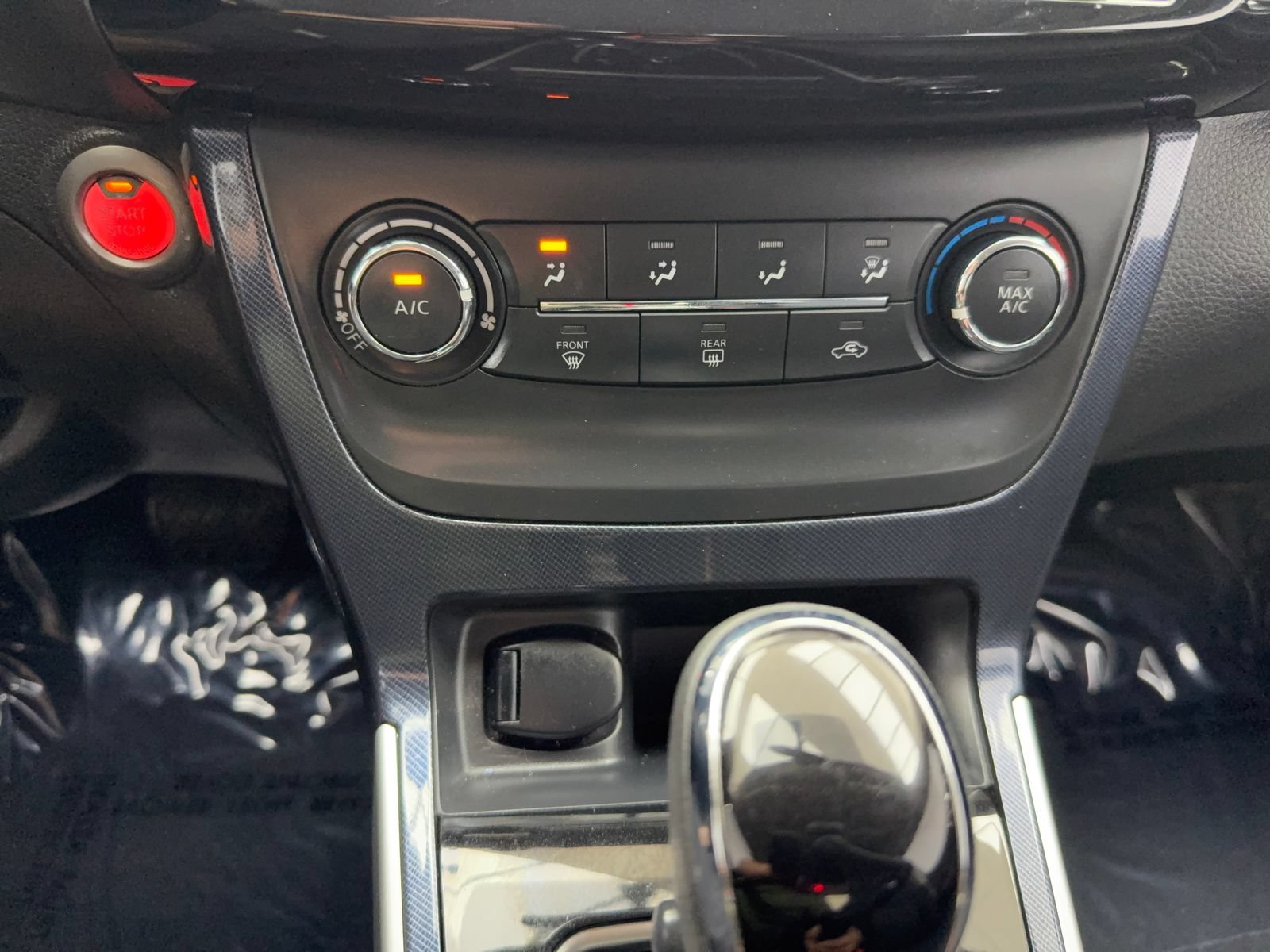 Used 2017 Nissan Sentra SR FWD image 28