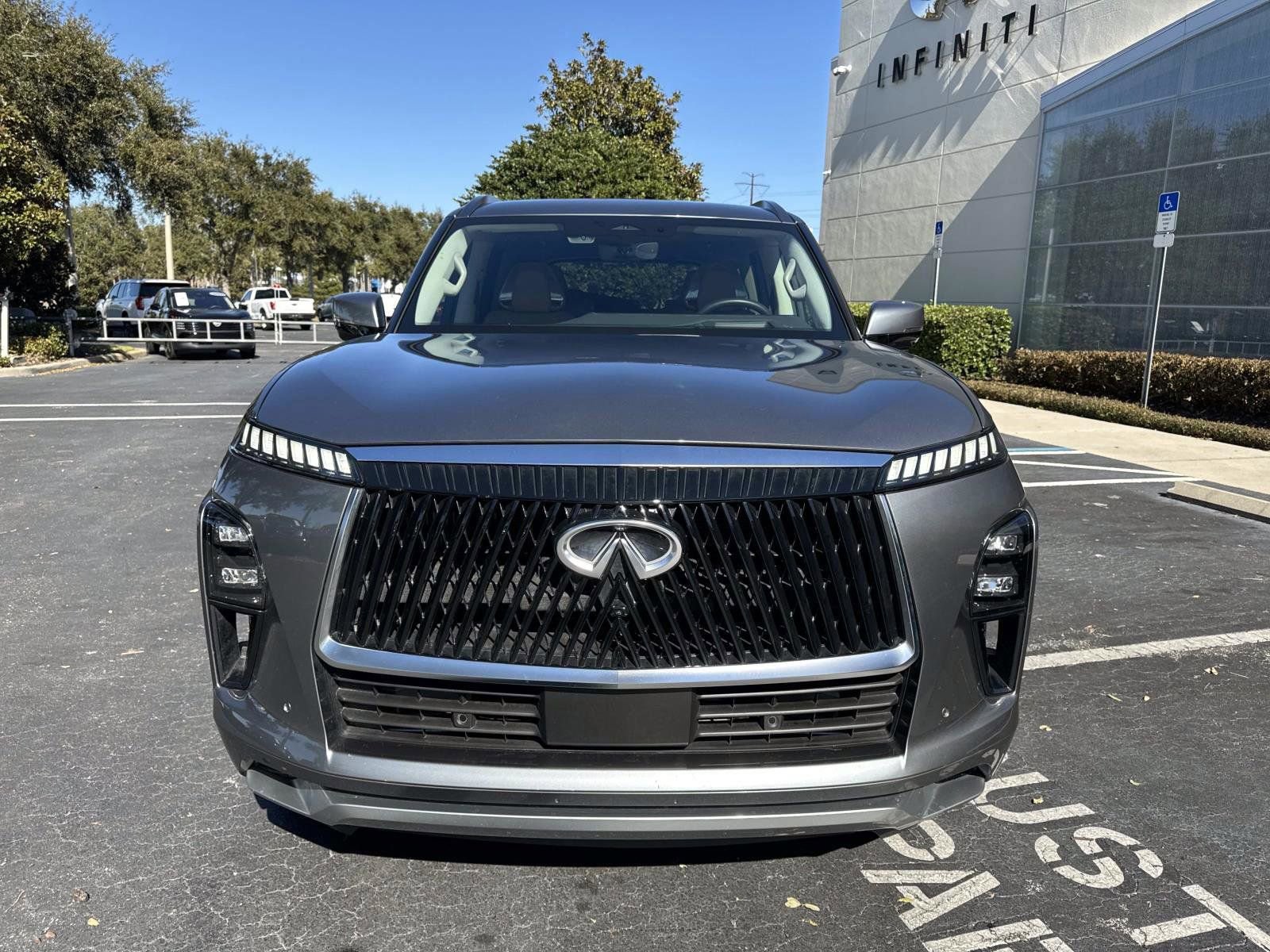 Used 2025 INFINITI QX80 Sensory image 6