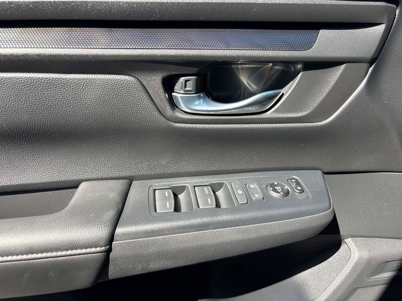 Used 2025 Honda CR-V LX image 16