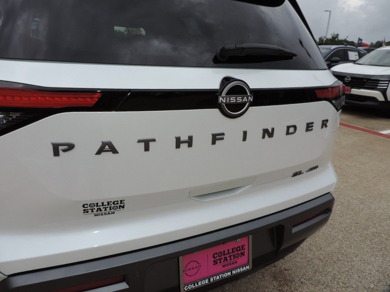 Certified 2026 Nissan Pathfinder SL w/ Cargo Package AWD/4WD image 17