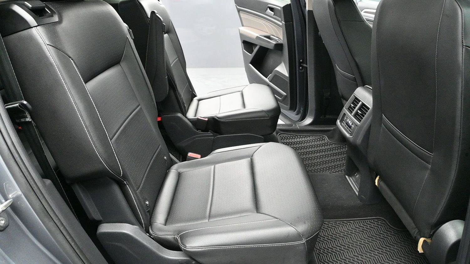 Certified 2023 Volkswagen Atlas SE w/ Panoramic Sunroof Package AWD/4WD image 19