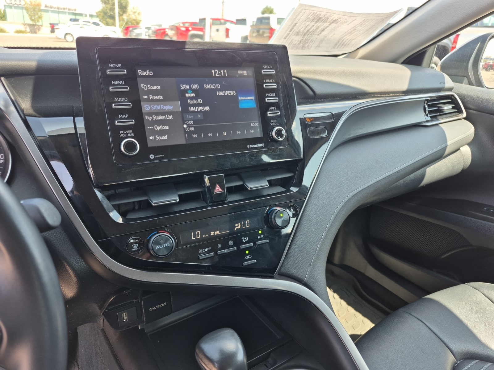 Used 2024 Toyota Camry SE FWD image 11