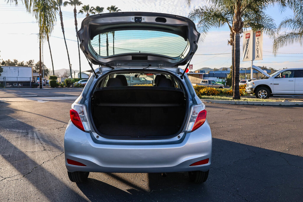 Used 2013 Toyota Yaris LE image 27