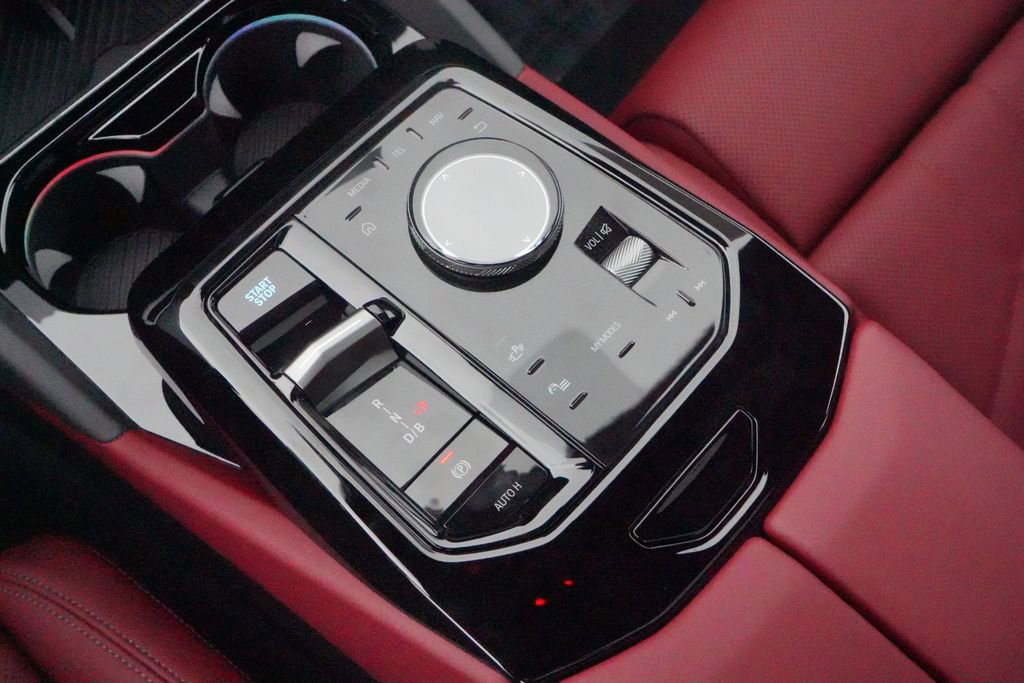 Used 2025 BMW i5 eDrive40i w/ Premium Package image 19