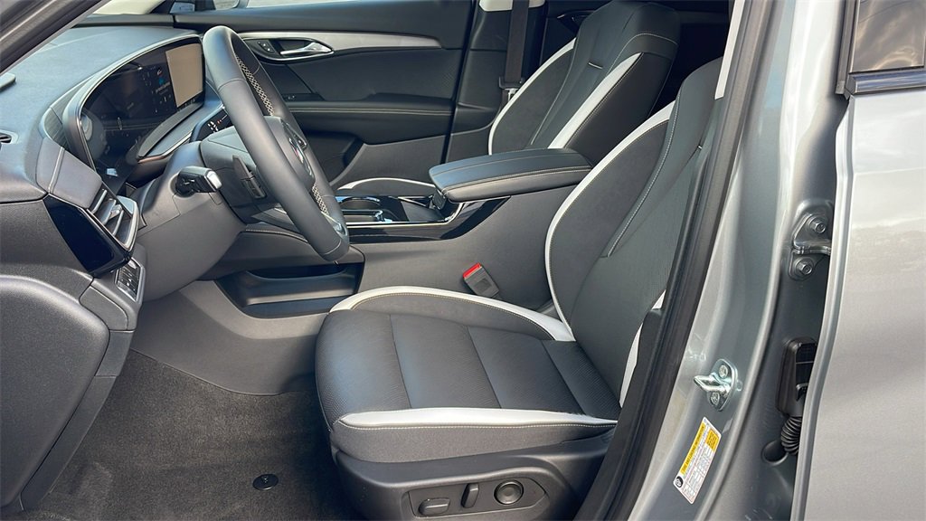 Used 2025 Buick Envision Sport Touring image 11