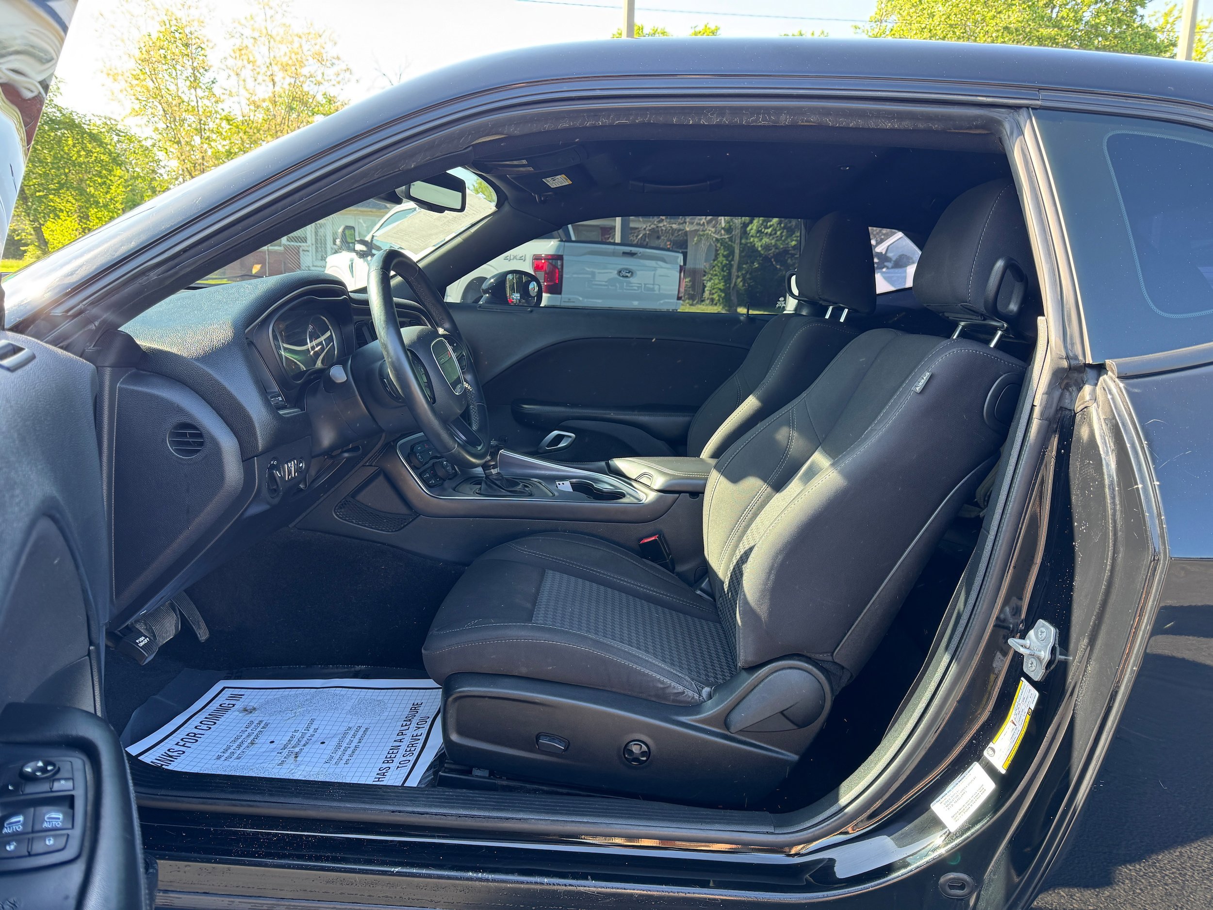 Used 2015 Dodge Challenger SXT RWD image 10