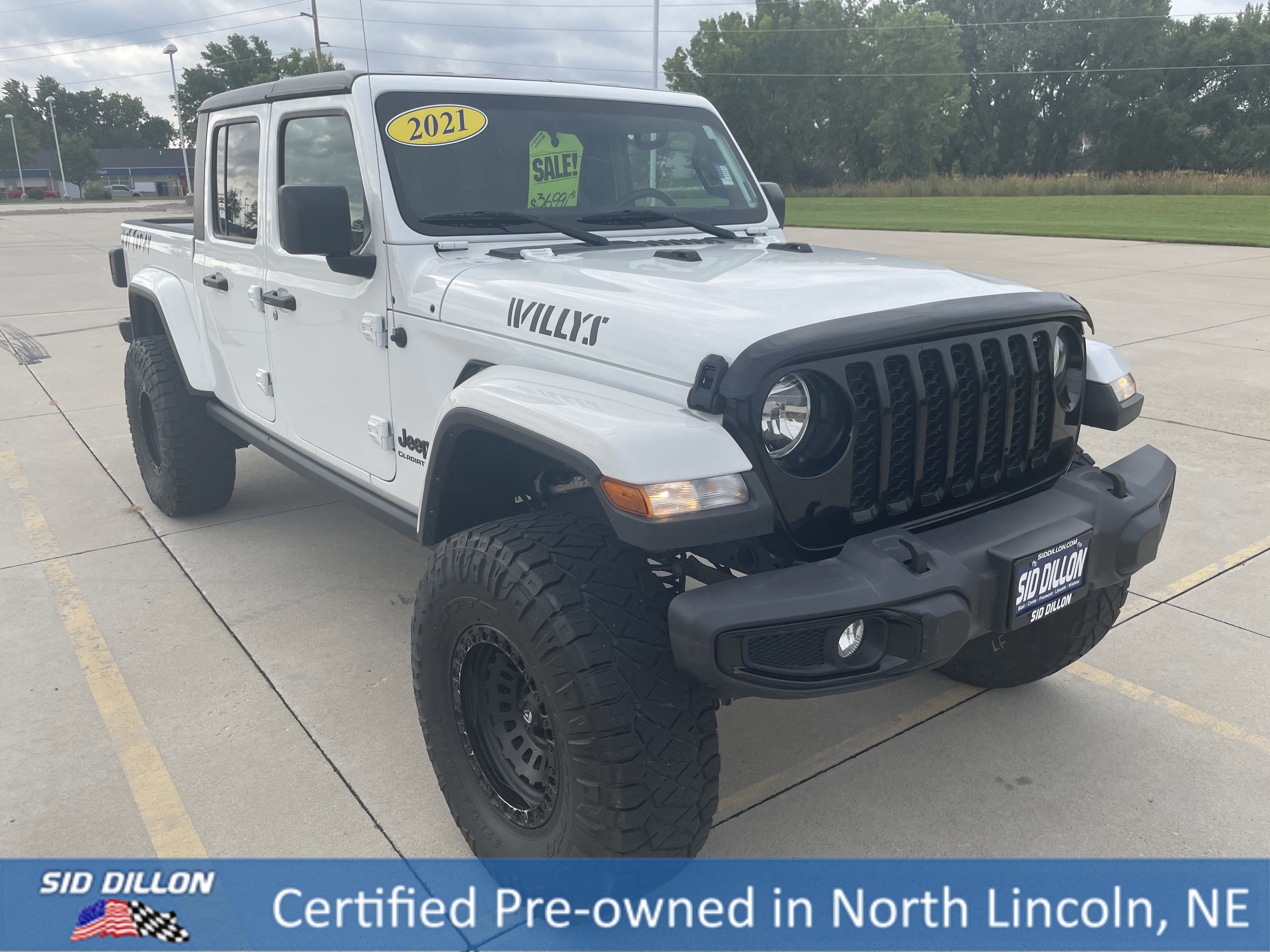 Used 2021 Jeep Gladiator Willys image 6