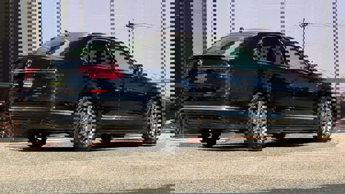 Used 2017 Volkswagen Passat 1.8T R-Line image 12