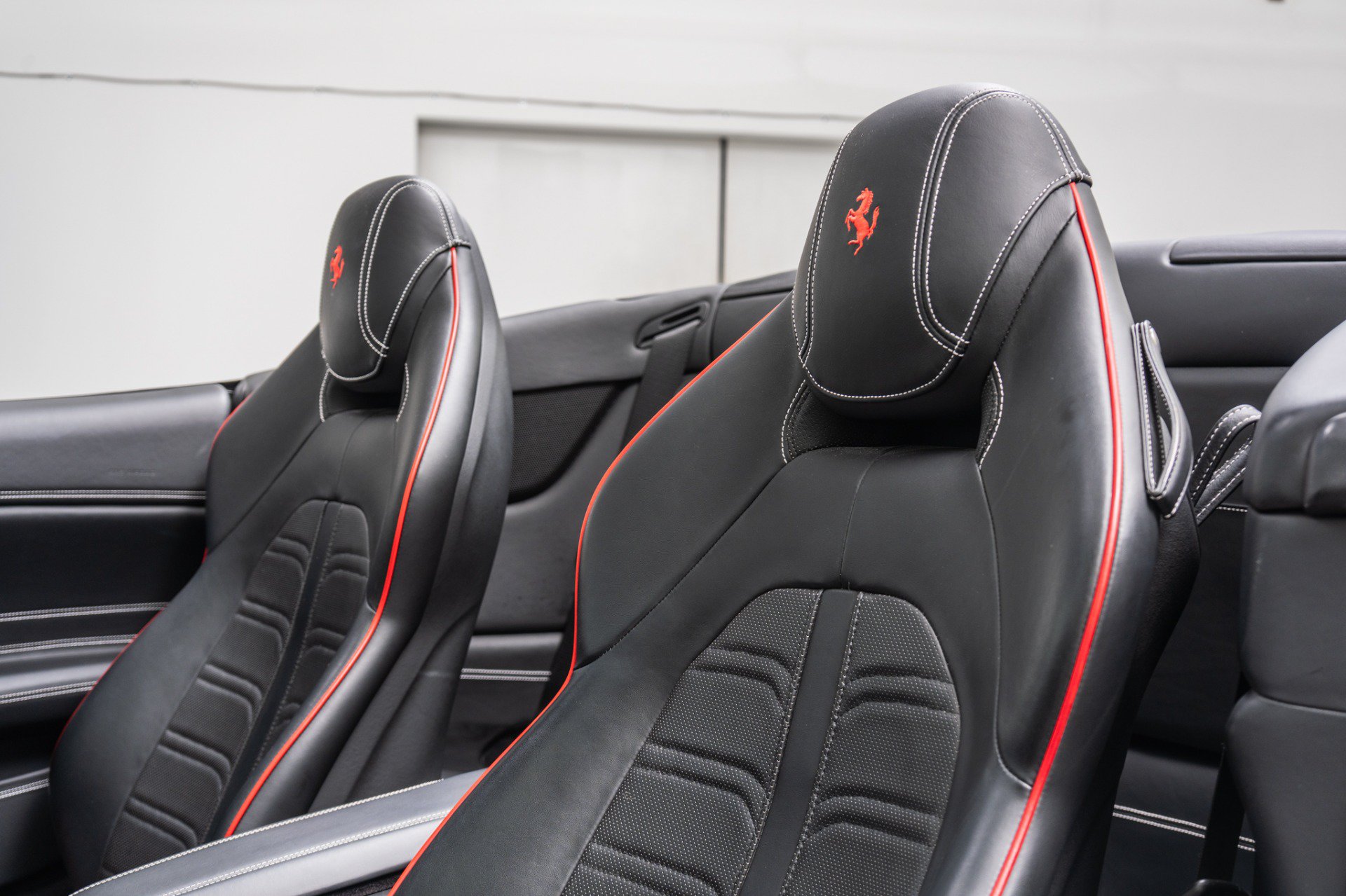 Used 2016 Ferrari California T RWD image 27