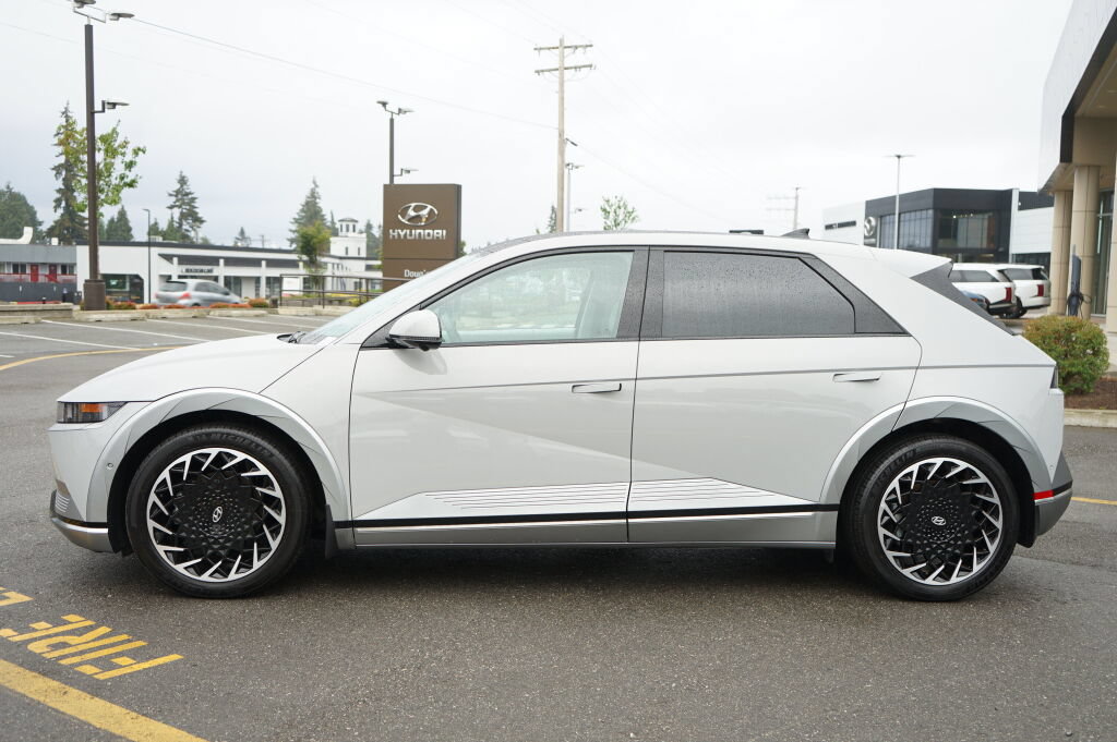Certified 2023 Hyundai Ioniq 5 Limited w/ Cargo Package AWD/4WD image 8
