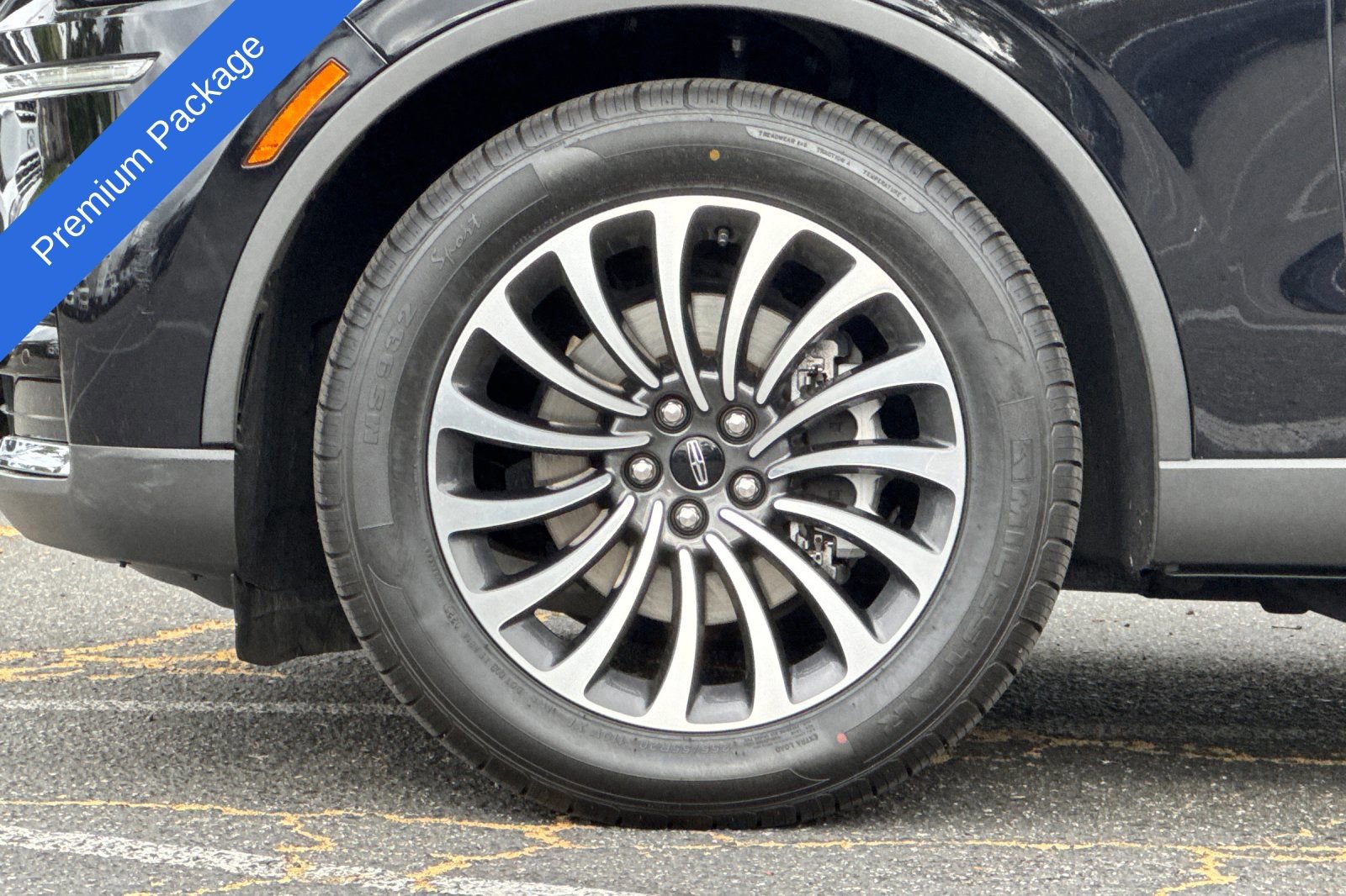 Used 2023 Lincoln Aviator w/ Premium Package image 28