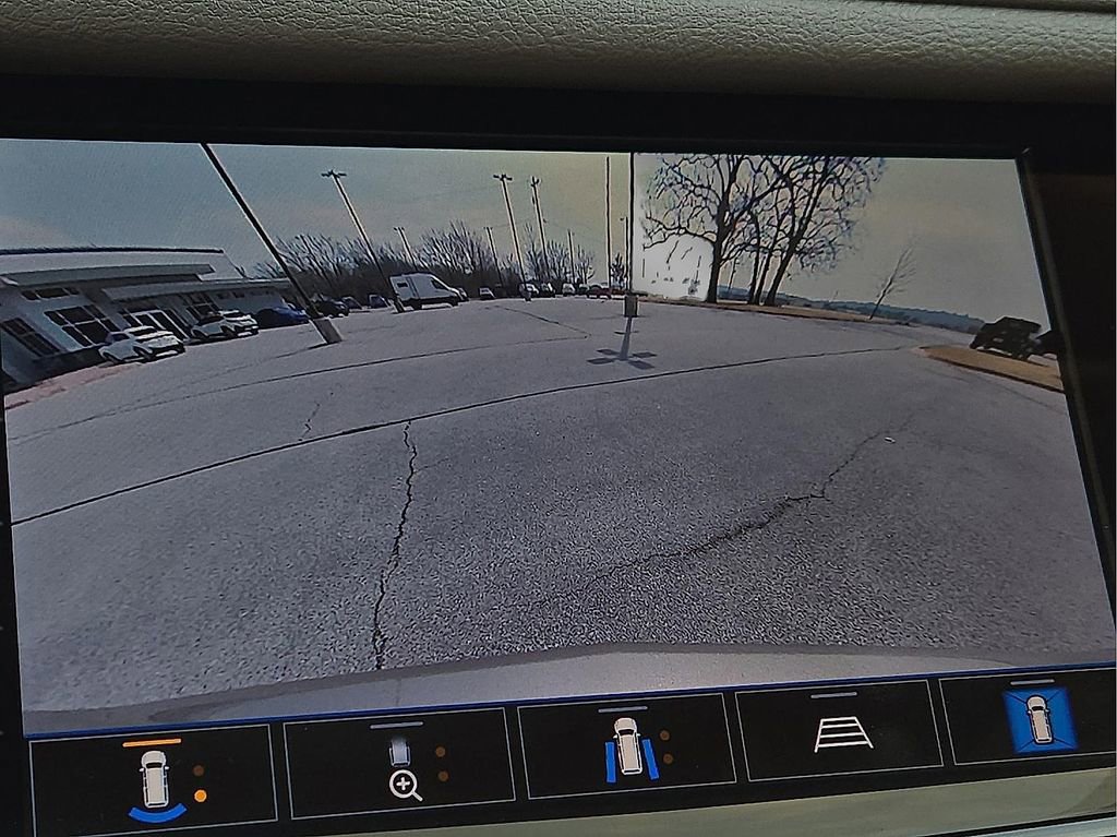 Used 2022 Cadillac XT6 Premium Luxury w/ Technology Package image 16