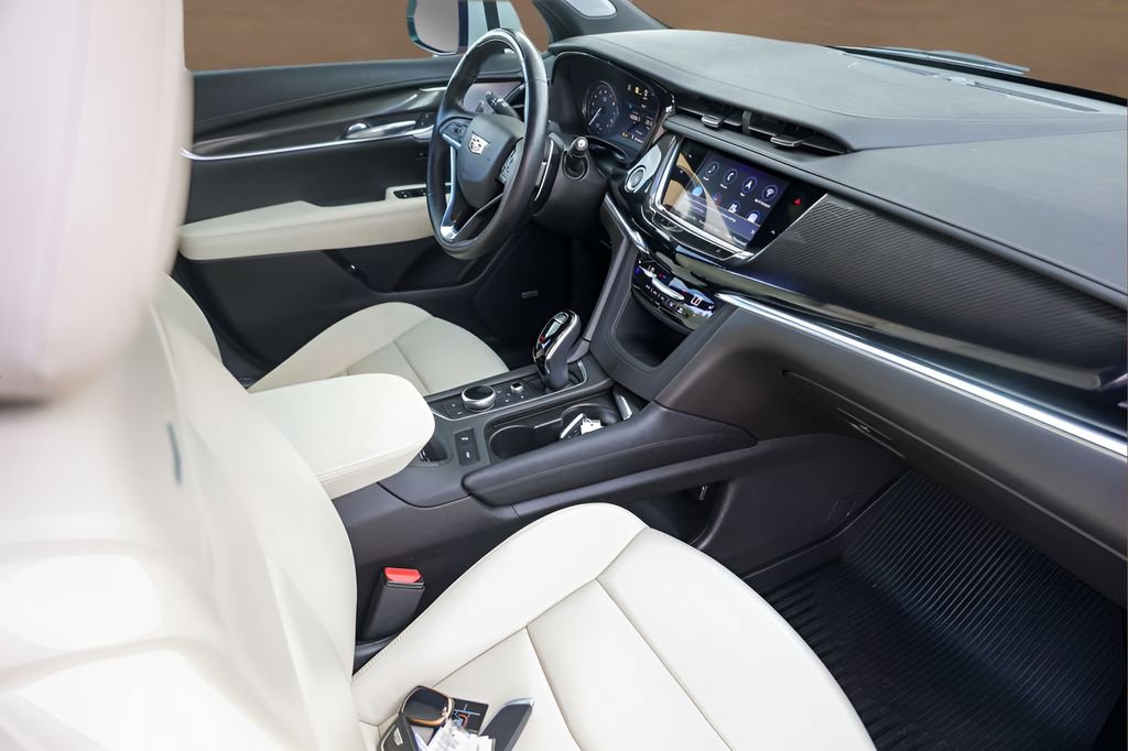 Certified 2023 Cadillac XT6 Sport w/ Technology Package AWD/4WD image 32