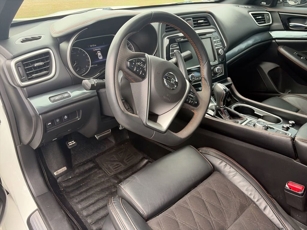 Used 2021 Nissan Maxima SR w/ Sport Mat Group FWD image 11