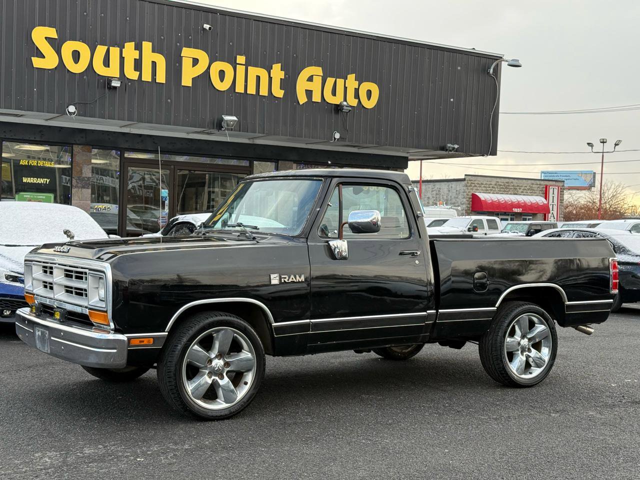 Used 1989 Dodge D/W Truck 100 RWD image 9