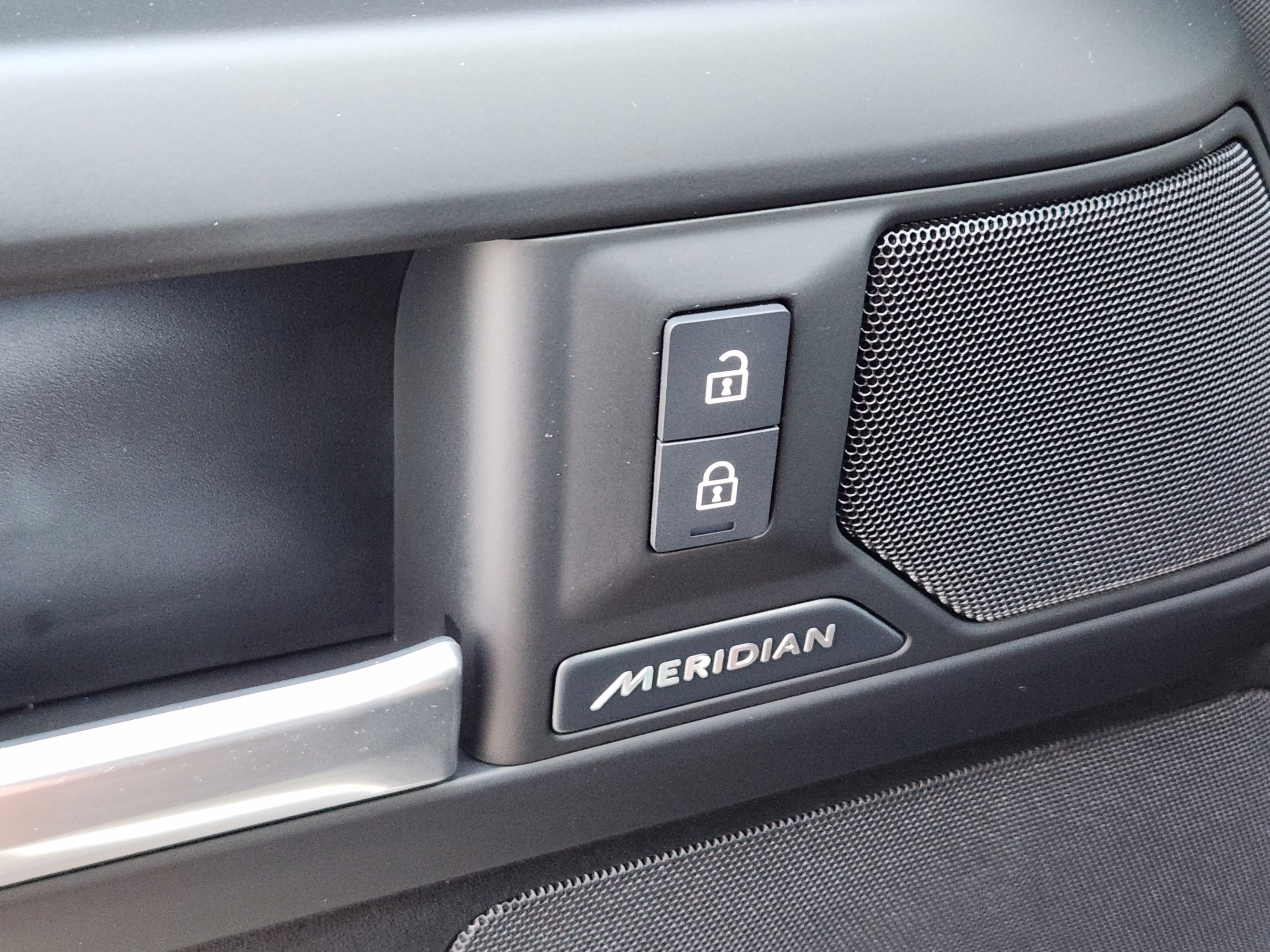 New 2026 Land Rover Defender 110 S AWD/4WD image 18