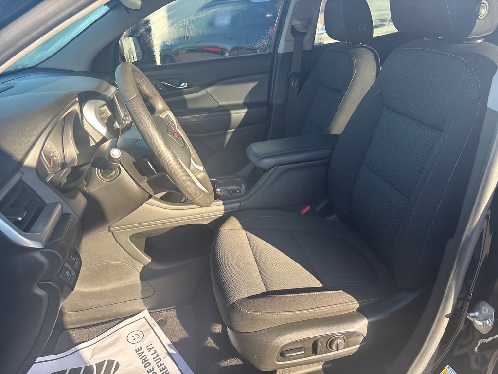 Used 2021 GMC Acadia SLE w/ Driver Convenience Package image 12