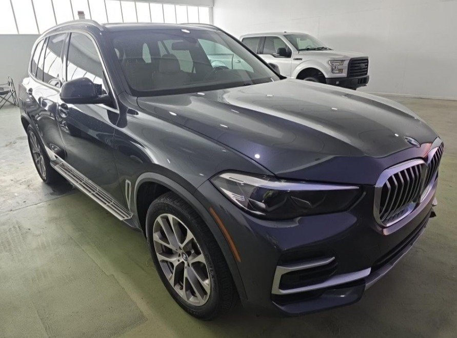 Used 2022 BMW X5 sDrive40i w/ Premium Package RWD image 6