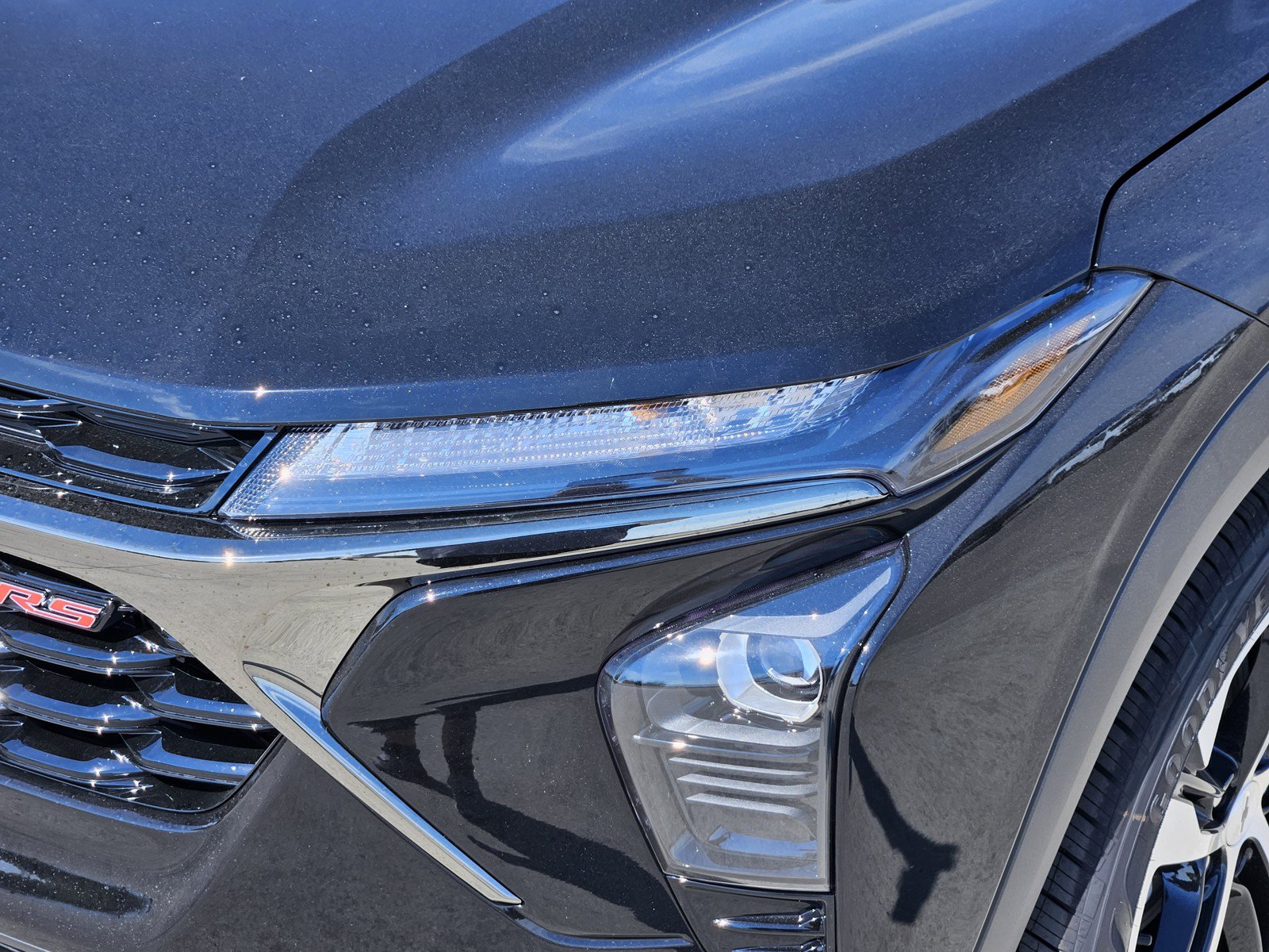 New 2026 Chevrolet Trax RS w/ Sunroof Package FWD image 5