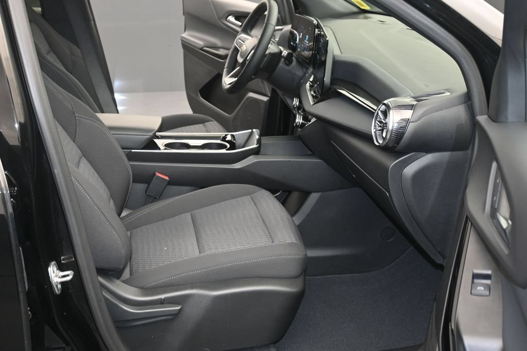 Certified 2025 Chevrolet Equinox LT w/ Safety and Technology Package AWD/4WD image 11