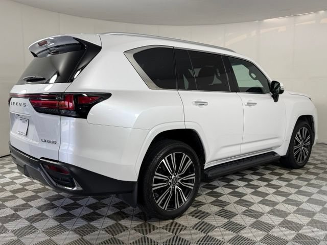 Used 2022 Lexus LX 600 4WD w/ Luxury Package image 6