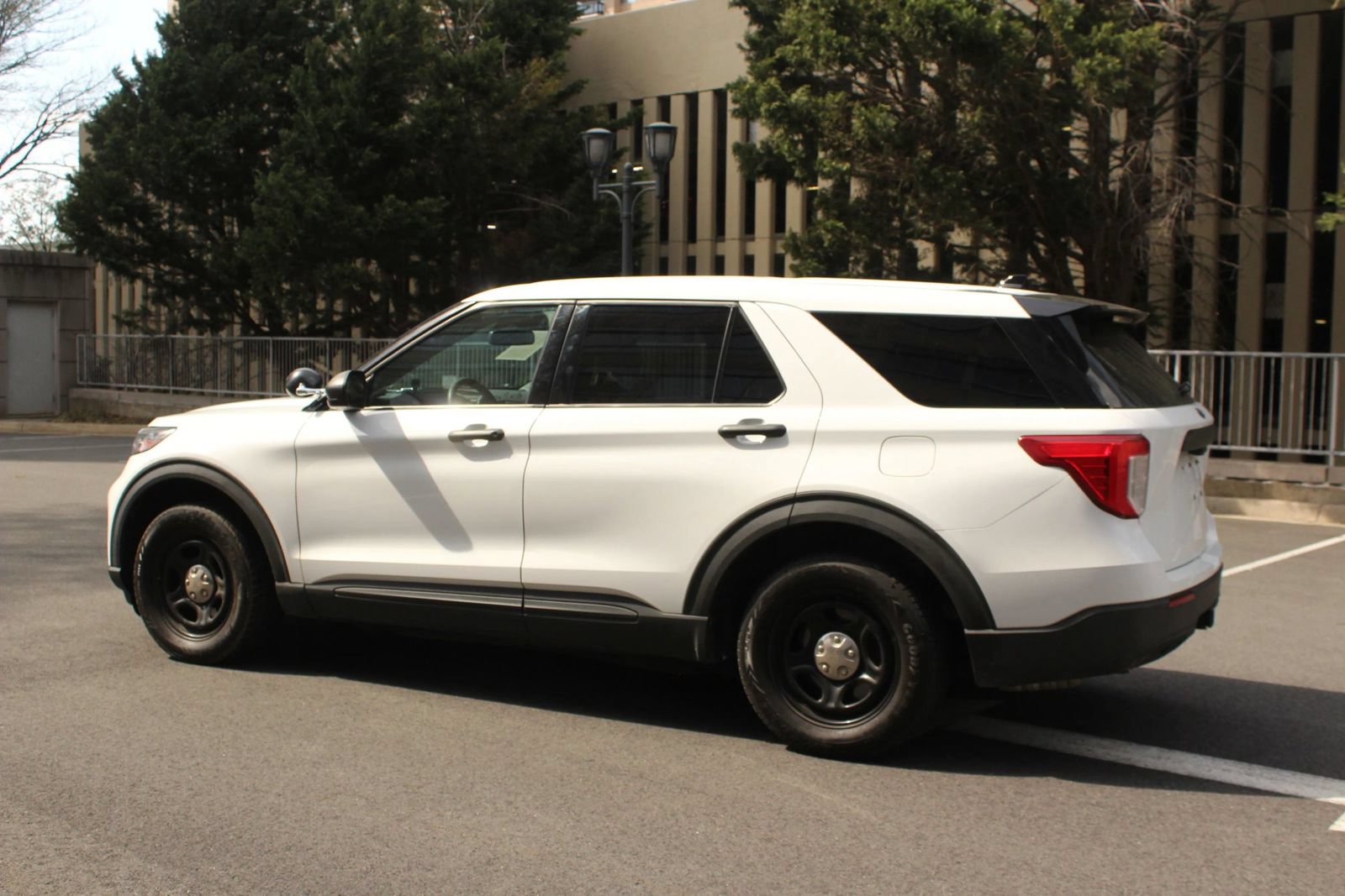 Used 2021 Ford Explorer 4WD Police Interceptor image 9