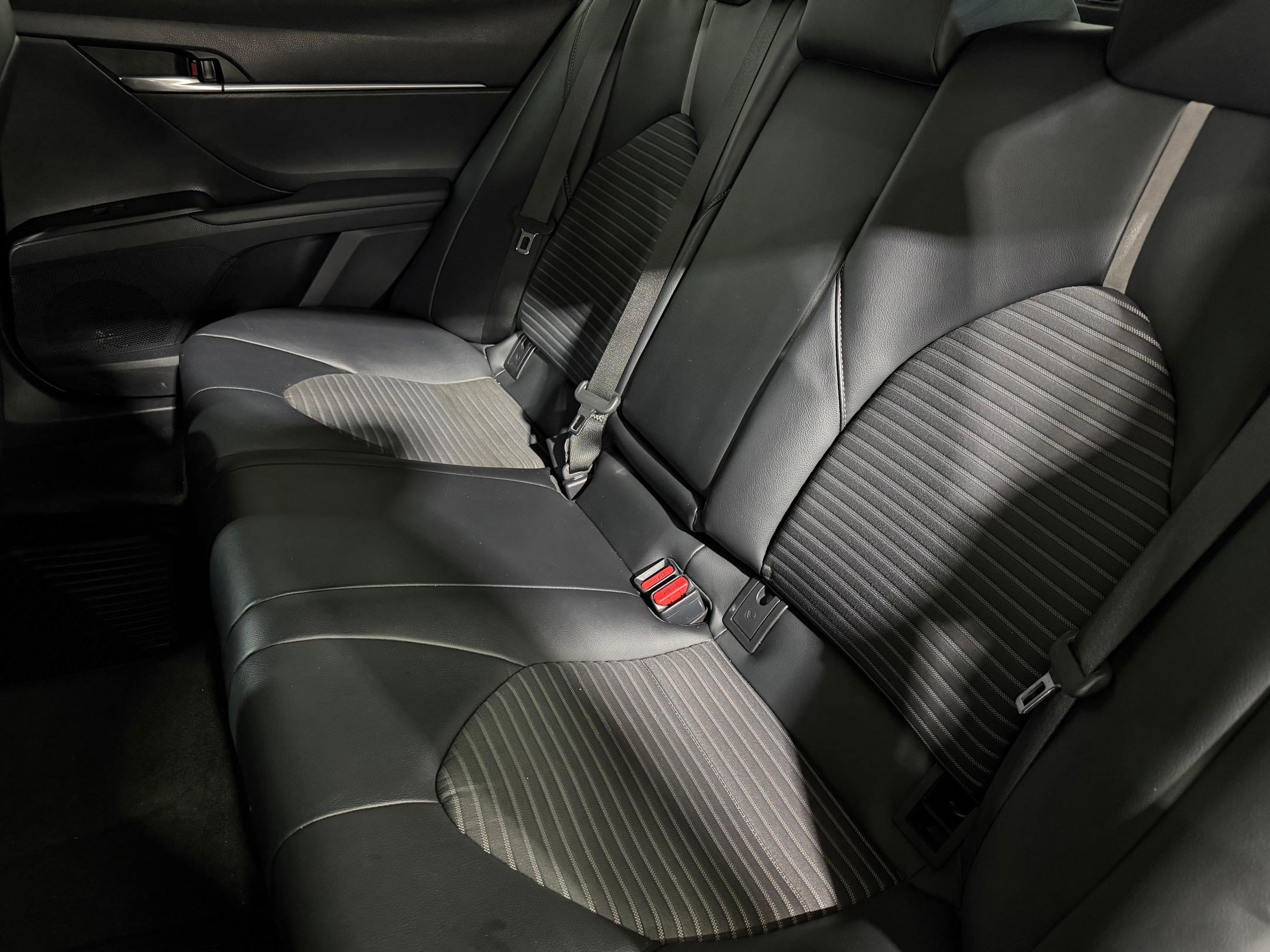 Used 2021 Toyota Camry SE image 30