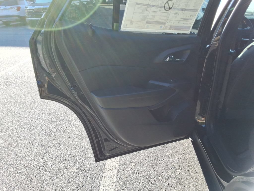 New 2026 Chevrolet Trax RS w/ Sunroof Package FWD image 15