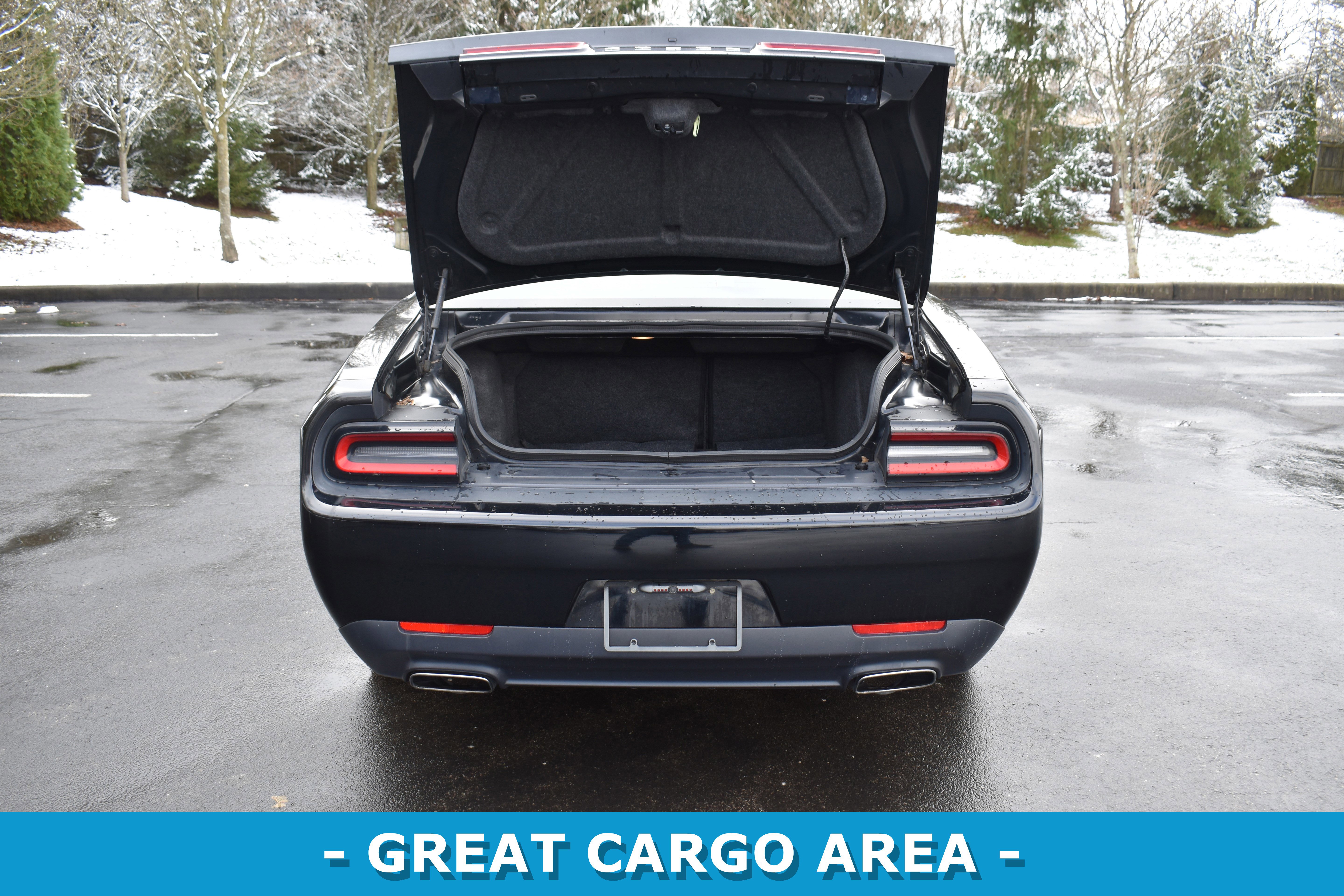 Used 2015 Dodge Challenger SXT image 20