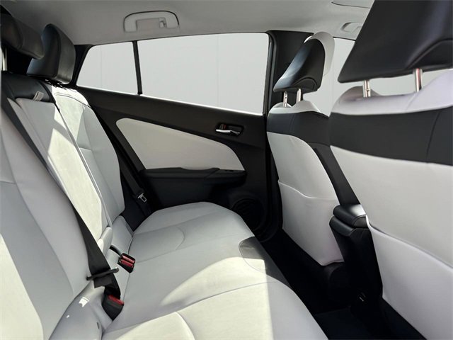 Used 2018 Toyota Prius Four image 12